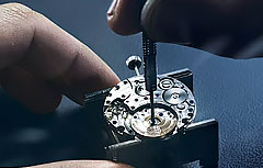 亨利慕时手表防水胶圈的正确清洁方式是什么？